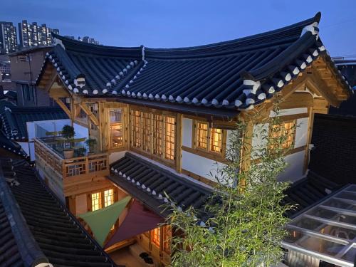 Samseon-dong Maison | Hanok Stay Mikyeong