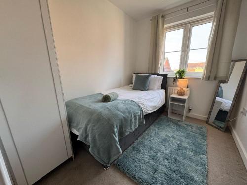 Swindon Maison | Hanwell House SN25 Long Stays Sleep 5 Free Parking