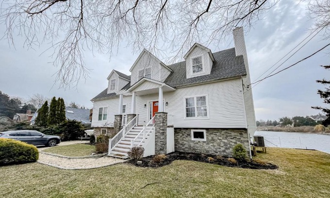 Southold Maison | Happiness Comes in Waves