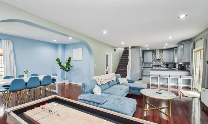 Peoria Heights Maison | Happy at the Heights: 3+BRs/3BA