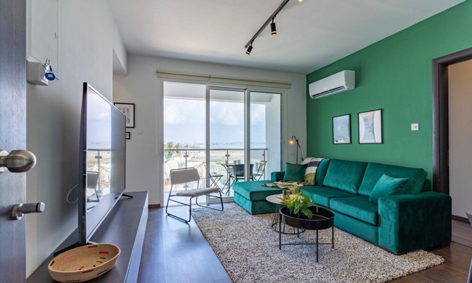Larnaca Appartement | Harbor 401: Stylish 1-Bedroom Apartment in Larnaca