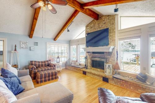 West Livingston Maison | Harbor Haven