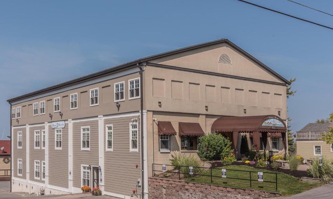 Sackets Harbor Hôtel | Harbor House Inn