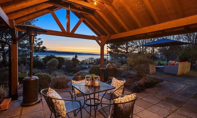 Langley Maison | Harbor View House