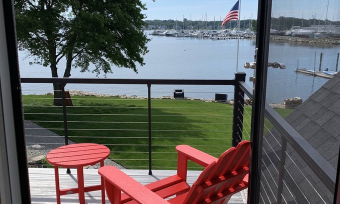 West Mystic Maison | Harbor View Landing Mystic CT - The Bluffs Waterfront House - Second Floor Only