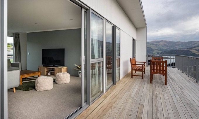 Duvauchelle Maison | Harbour Heights - Akaroa Holiday Home
