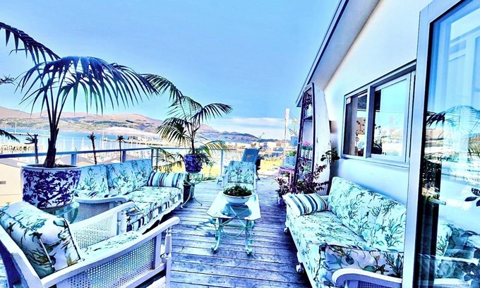 Lyttelton Maison | Harbour/marina views in Lyttelton, out door bath,15 mins from Christchurch