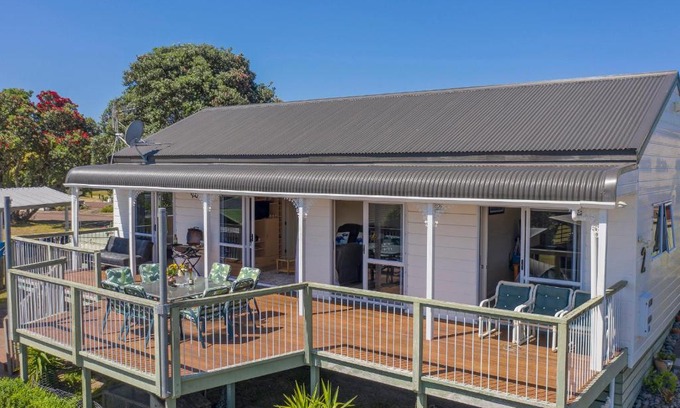Pauanui Maison | Harbour View Haven - Pauanui Holiday Home