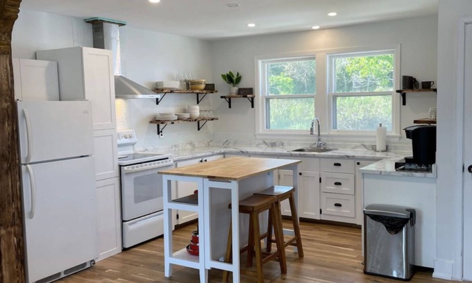 Sheet Harbour Maison | Harbour View with so many amenities