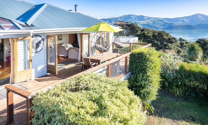 Akaroa Maison | Harbour Views - Akaroa Holiday Home