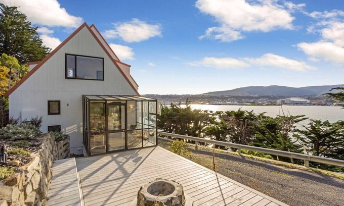 Dunedin Maison | Harbour Views- Gateway to the peninsula