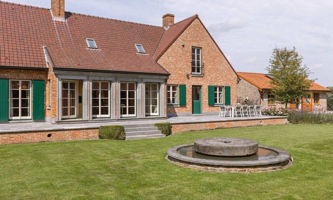 Bavikhove Maison | Harelbeke Retreat: Rural House with 5 Bedrooms