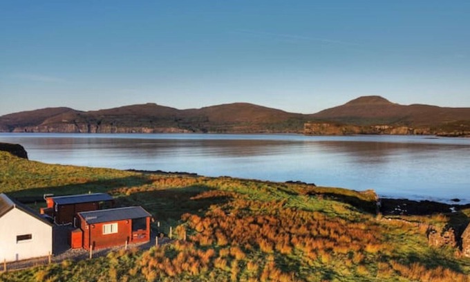 Caroy Cabine | Harlosh Log Cabins, Cabin No 2