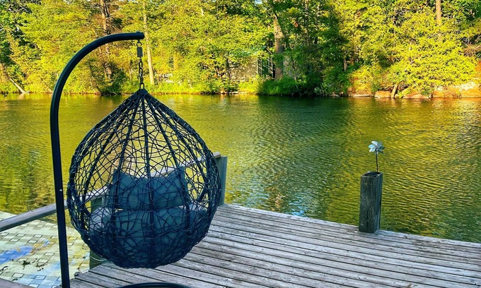 Washago Maison | Harmonious Cottage by the river