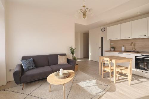 Brno Appartement | Harmony Residence with Balcony