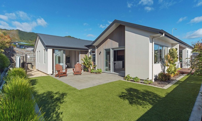 Richmond Maison | Hart Retreat - Bright, Modern Comfort in the Heart of Richmond