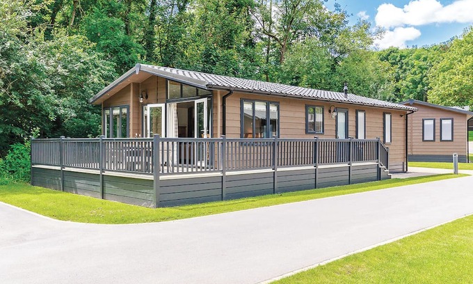 Newton St Loe Chalet De Ski | Hartfield Watersedge Lodge