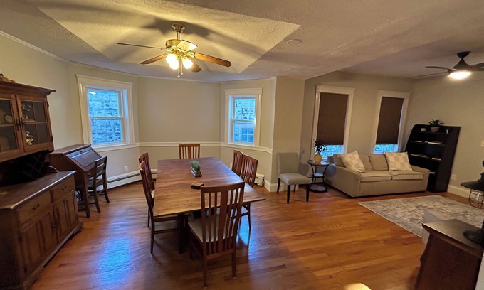 Cambridgeport Appartement | Harvard, B.U. M.I.T. Fenway Park convenient comfortable & spacious 3BR apartment