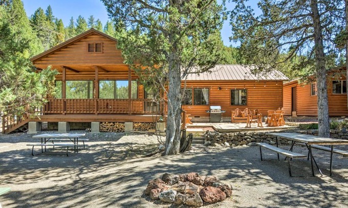 Mammoth Creek Maison | Hatch Retreat with Deck, Grill and Creek Access!