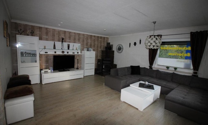 Hage Appartement | Haus Abbi, Ferienwohnung mit Schwimmbad