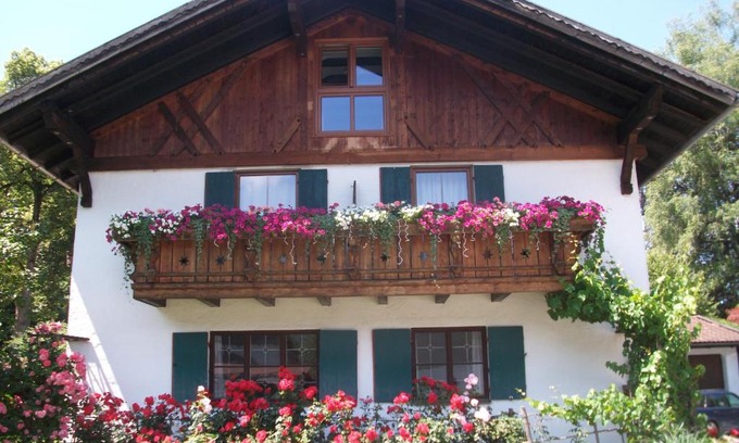 Alterschrofen Appartement | Haus Alpenrose