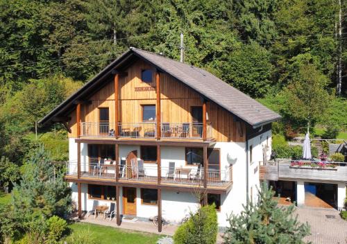 Steindorf am Ossiacher See Appartement | Haus am Wald