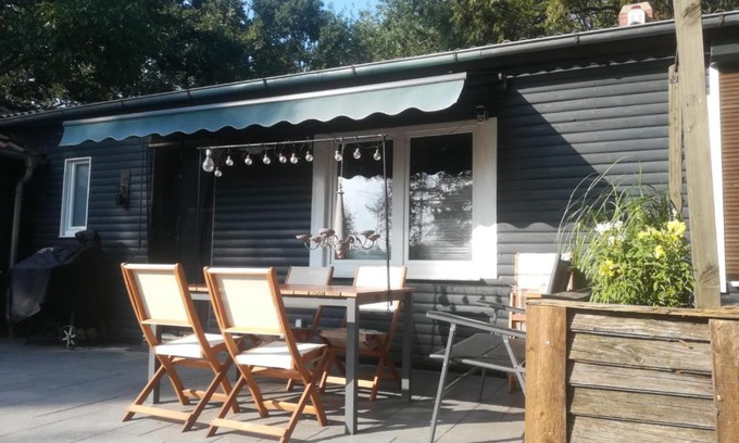 Varrel Maison | Haus am See (Teich)