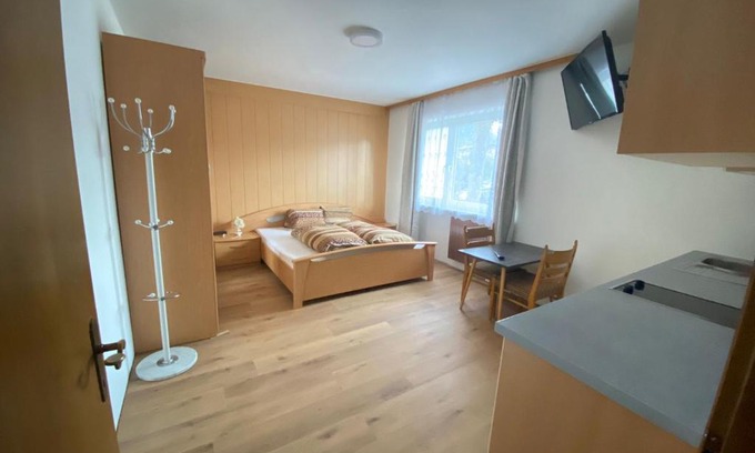 Obsteig Appartement | Haus Bergfriede, Apartment Christian