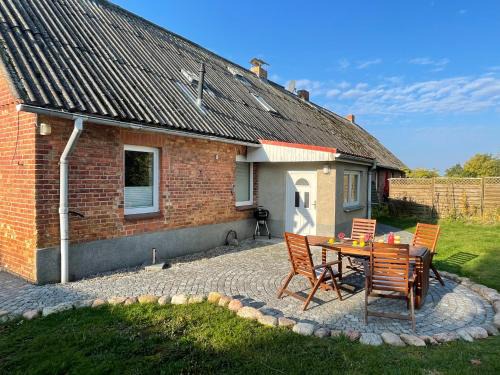Am Salzhaff Maison | "Haus Landgang" für Naturliebhaber, strandnah, ruhig, mit großem Garten