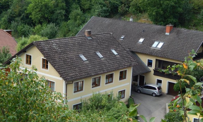 Emmersdorf an der Donau Appartement | Haus Lindenhofer