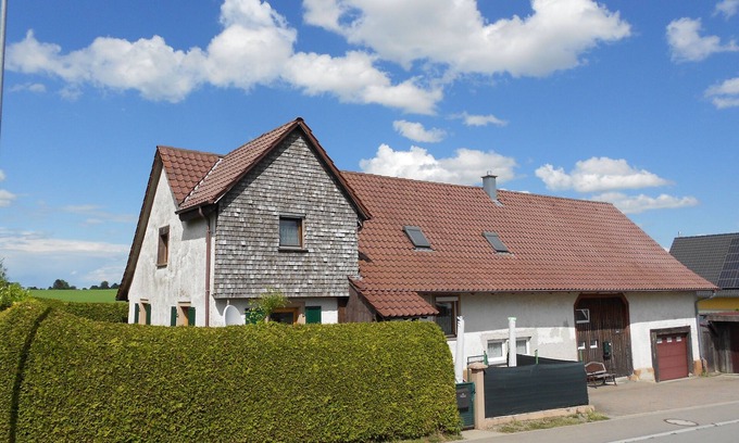 Burgweiler Maison | Haus Milan 0,5 km bis Naturschutzgebiet , Gemütlichkeit auf 2 Etagen+ Garten