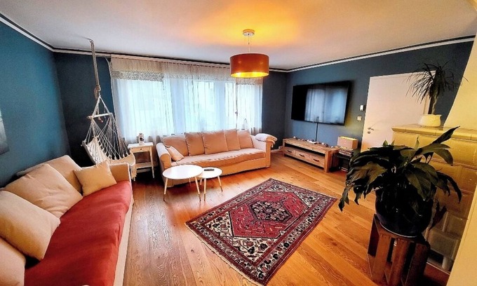Dhron Maison | Haus mit Garten Direkt am Fluss mit Grillmöglichkeit, Terrasse und Viel Platz