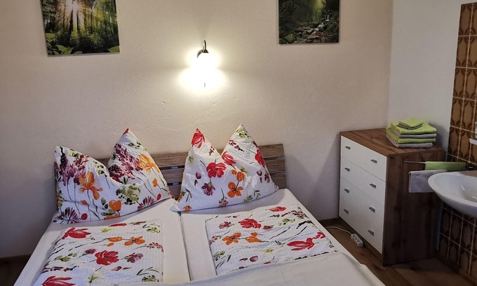 Windischgarsten Appartement | Haus Pyhrgasblick - Doppelzimmer, Toilette und Bad/dusche Getrennt, 1