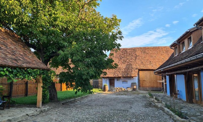 Bunesti Maison | Haus Rether - Transylvanian Guesthouse