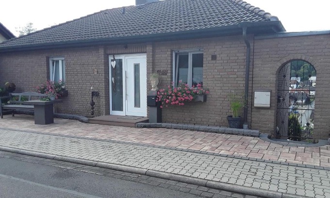 Momlingen Appartement | Haus Sonnenblick