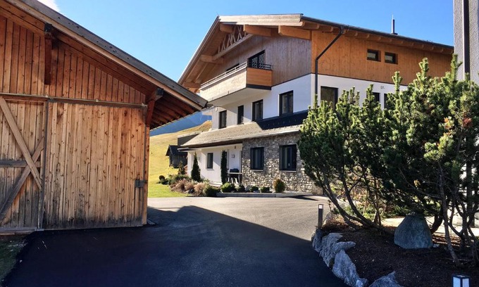 Ladis Appartement | Haus Tirol