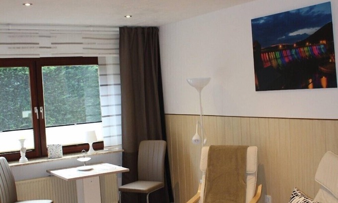 Hemfurth-Edersee Appartement | Appartement Haus Waldesruh ***. Immense jardin, à 200 m de la Kellerwaldsteig