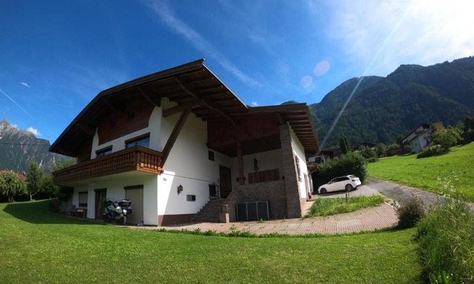 Sautens Maison | Haus Wolfi