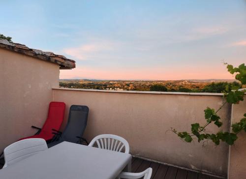 Meynes Appartement | haut de la carquette