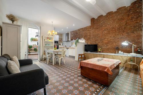 Calella Maison | Hauzify I Casa d'Anselm Clavé