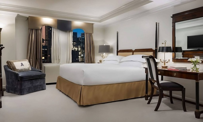 Central New York City Hôtel | Haven of Rest and Relaxation! Onsite Dining, Pet-friendly, Walk to Times Square