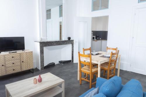 Montelimar Appartement | Havre Doux - TV, Wifi, Élégant - Centre Ville