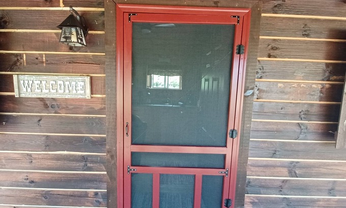 Waverly Cabine | Hawe Fork- The Christopher. Cozy cabin in the scenic hills of southern Ohio.