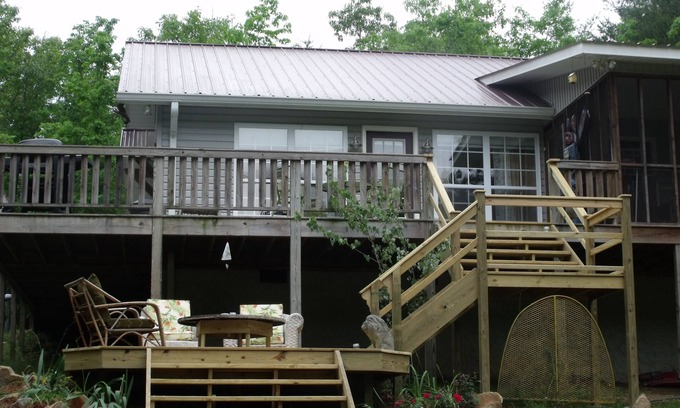 Mentone Cabine | Étang pour la pêche et ruisseau pour s'asseoir * Hawk's Nest Hideaway Privately Situé *