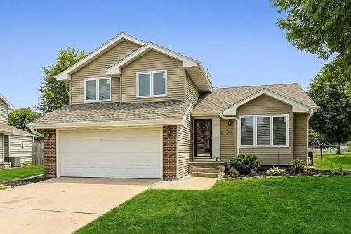 West Des Moines Maison | Hawthorne Hideaway