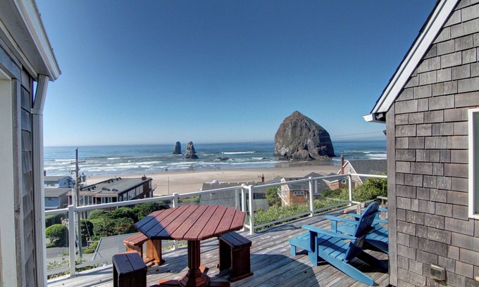 Tolovana Park Maison | Haystack Haven - Haystack Rock View - Cannon Beach Property Mgmt