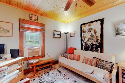 North Hero Maison | Hazen's Hideaway