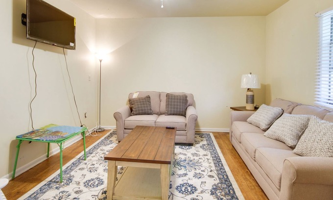 Hazlehurst Maison | Hazlehurst Vacation Rental - 40 Mi to Jackson!
