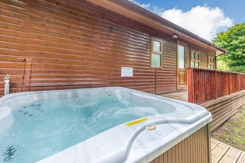 Narberth Maison | HB Hornbeam Lodge 02