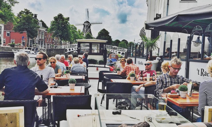 Dokkum Hôtel | HCR 't Raedhus